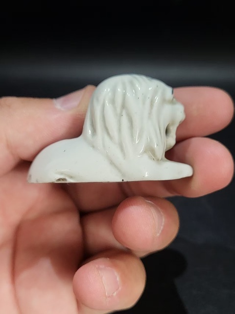 古玩陶瓷白釉獅子像真品鑒賞圖