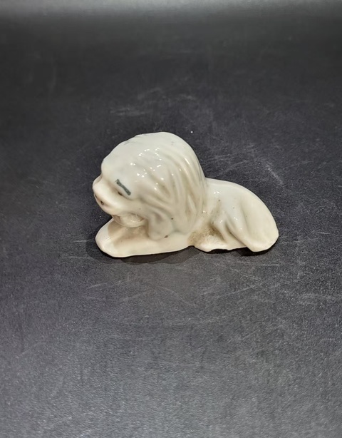 古玩陶瓷白釉獅子像真品鑒賞圖