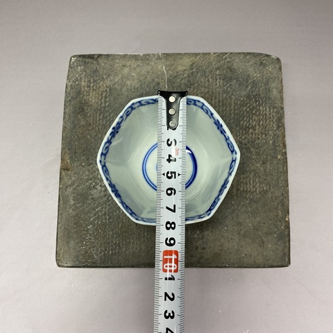 古玩陶瓷清中晚期詩文·人物·山水·花卉紋青花六方杯拍賣，當(dāng)前價(jià)格2360元