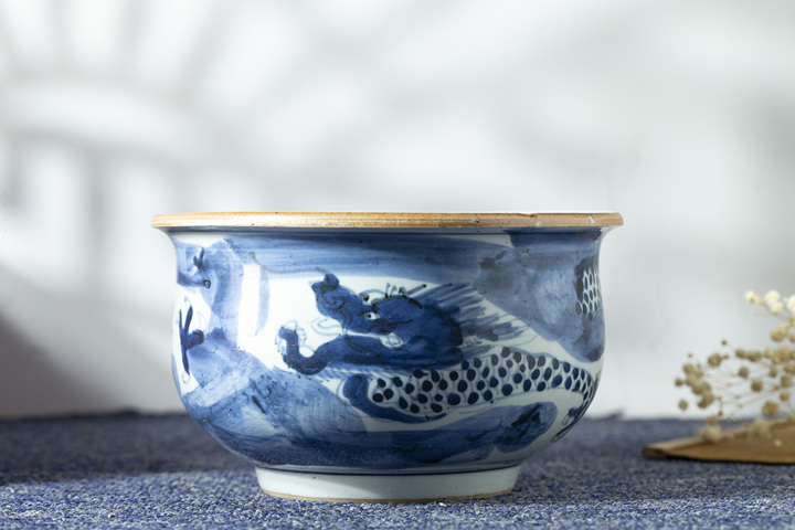 古玩陶瓷清順治·青花云龍三現紋缽式爐真品鑒賞圖