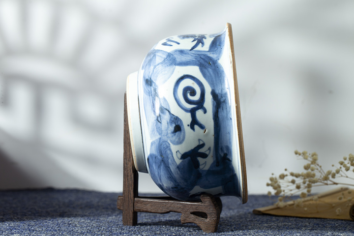 古玩陶瓷清順治·青花云龍三現紋缽式爐真品鑒賞圖