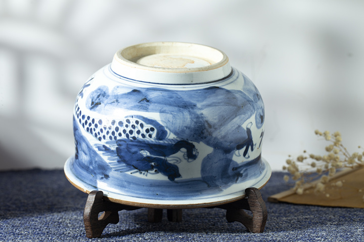 古玩陶瓷清順治·青花云龍三現紋缽式爐真品鑒賞圖
