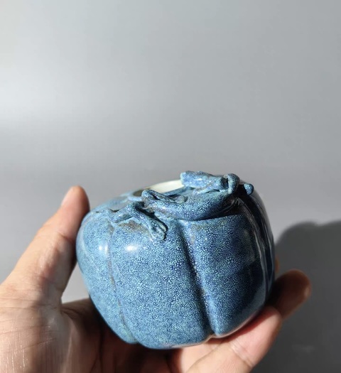 古玩陶瓷爐鈞釉瓜棱水盂真品鑒賞圖