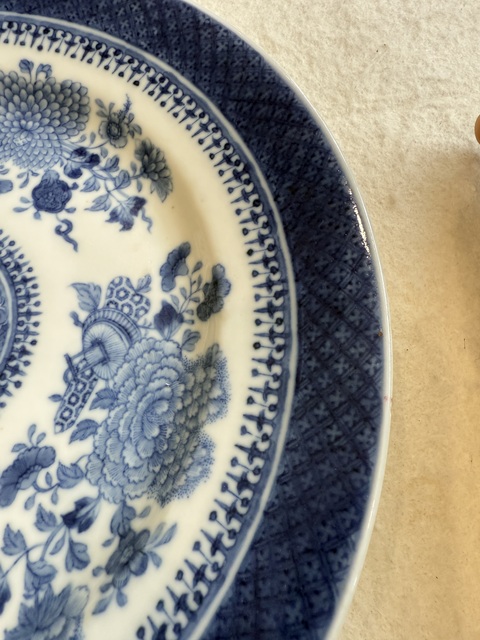 古玩陶瓷菲茨修紋青花盤真品鑒賞圖