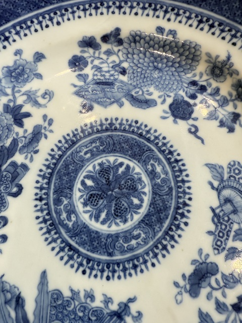 古玩陶瓷菲茨修紋青花盤真品鑒賞圖