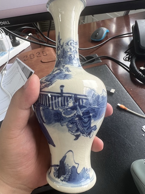 古玩陶瓷煨瓷青花人物故事紋撇口瓶真品鑒賞圖
