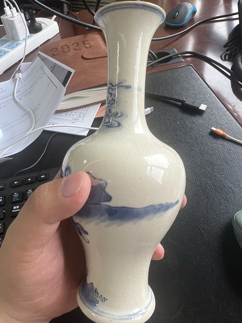 古玩陶瓷煨瓷青花人物故事紋撇口瓶真品鑒賞圖