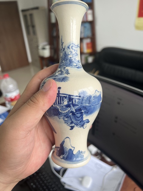 古玩陶瓷煨瓷青花人物故事紋撇口瓶真品鑒賞圖