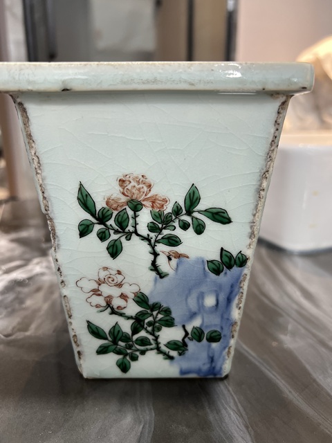 古玩陶瓷花鳥紋花盆真品鑒賞圖