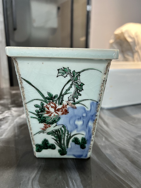 古玩陶瓷花鳥紋花盆真品鑒賞圖