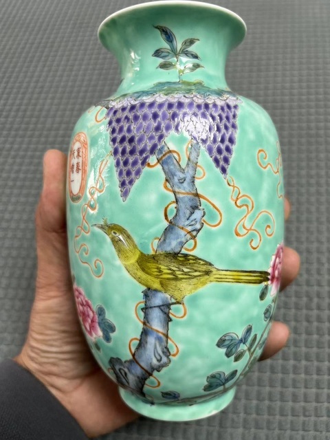 古玩陶瓷粉彩大雅齋風(fēng)格瓶真品鑒賞圖
