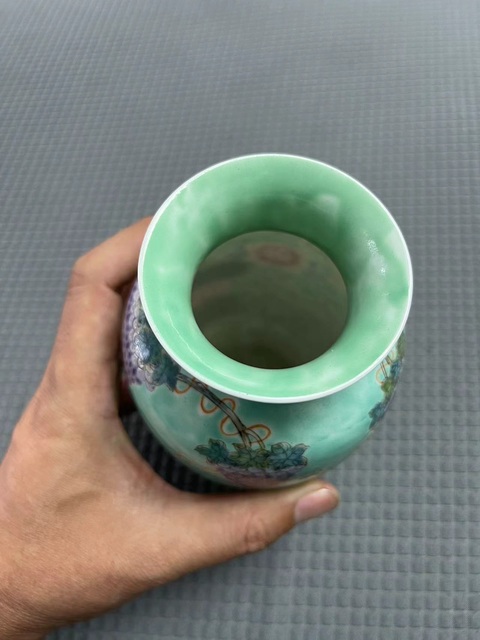 古玩陶瓷粉彩大雅齋風(fēng)格瓶真品鑒賞圖