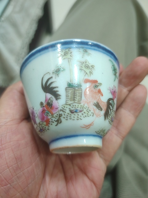 古玩陶瓷大雞圖粉彩杯真品鑒賞圖
