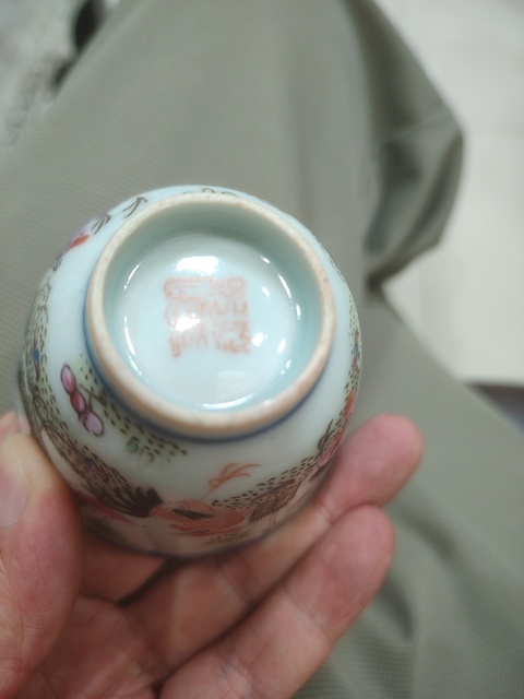 古玩陶瓷大雞圖粉彩杯真品鑒賞圖