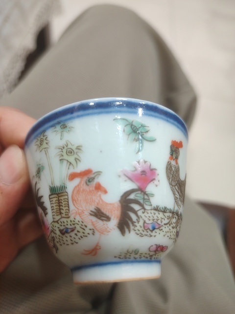 古玩陶瓷大雞圖粉彩杯真品鑒賞圖