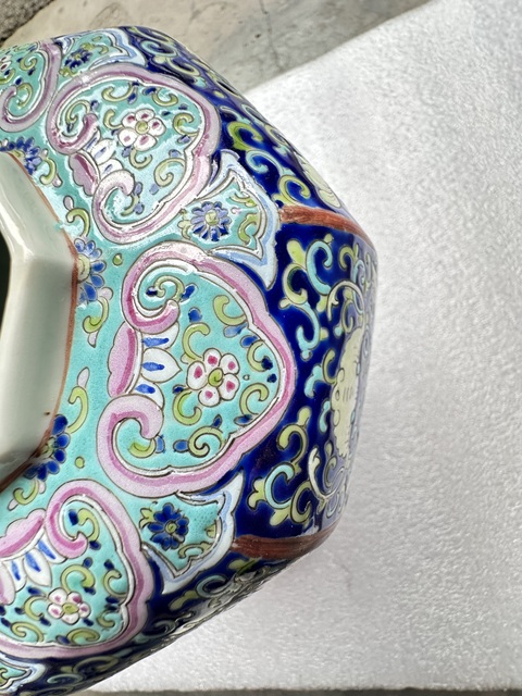 古玩陶瓷福壽紋粉彩罐真品鑒賞圖