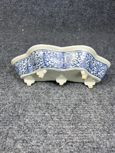 古玩陶瓷青花纏枝花卉紋蝴蝶型水仙盆拍賣,當前價格2288元