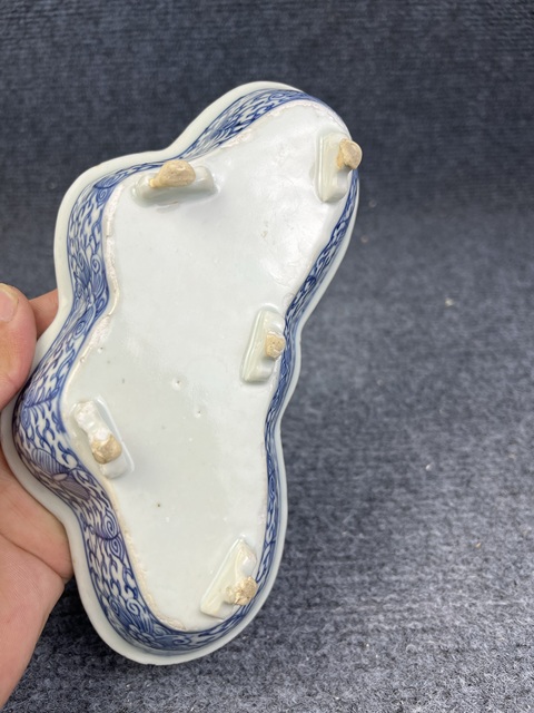 古玩陶瓷青花纏枝花卉紋蝴蝶型水仙盆拍賣,當前價格2288元