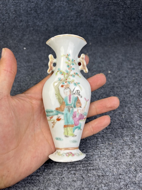 古玩陶瓷粉彩折桂圖壁瓶真品鑒賞圖