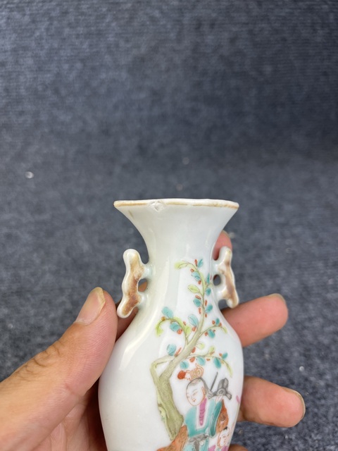 古玩陶瓷粉彩折桂圖壁瓶真品鑒賞圖