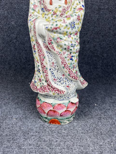 古玩陶瓷粉彩觀音塑像拍賣,當前價格19888元