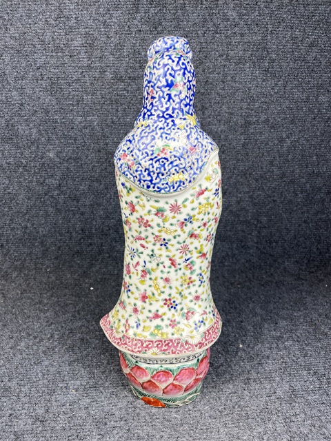 古玩陶瓷粉彩觀音塑像真品鑒賞圖