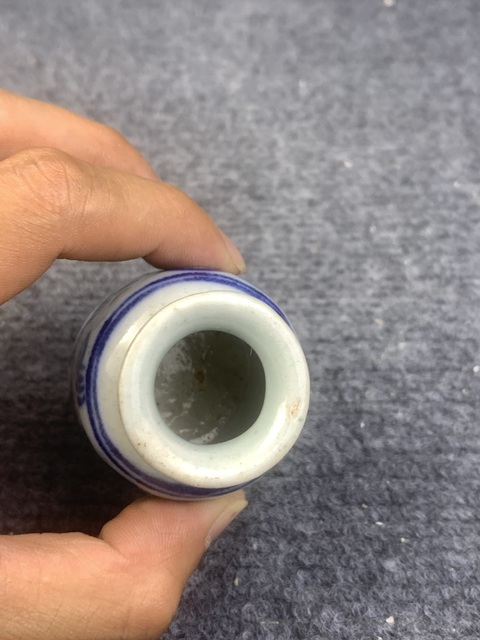 古玩陶瓷青花纏枝花卉紋水盂真品鑒賞圖