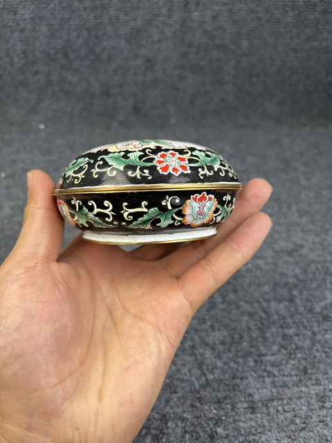 古玩雜項銅胎畫琺瑯蓋盒真品鑒賞圖