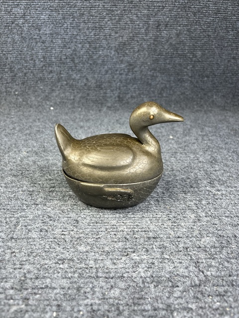 古玩雜項(xiàng)鴨型錫制蓋盒真品鑒賞圖