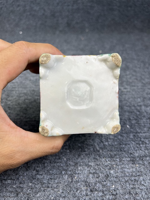 古玩陶瓷彩繪花卉紋四方香薰拍賣,當前價格1588元