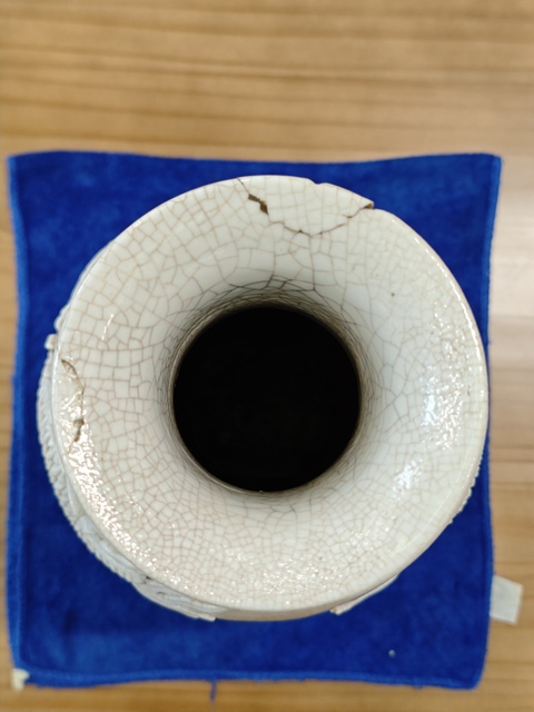 古玩陶瓷哥釉龍紋瓶真品鑒賞圖