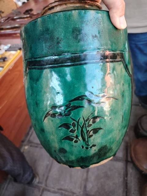 古玩陶瓷花卉紋罐真品鑒賞圖