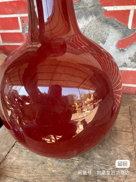 古玩陶瓷紅釉賞瓶真品鑒賞圖