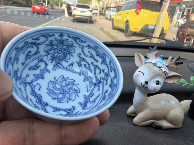古玩陶瓷外祭藍釉內青花杯真品鑒賞圖