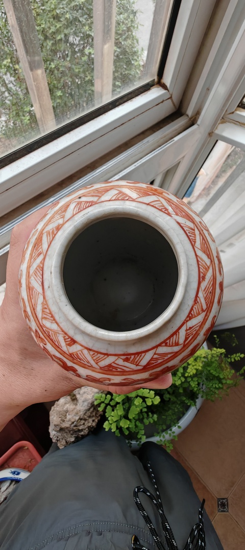 古玩陶瓷哥釉礬紅花卉紋罐真品鑒賞圖