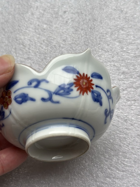 古玩陶瓷青花五彩花口碗真品鑒賞圖