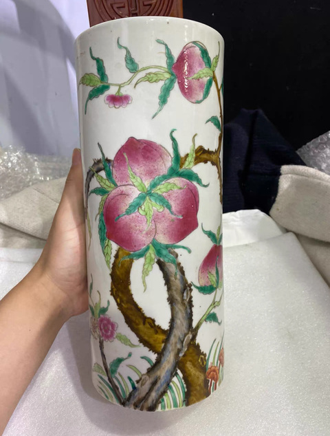 古玩陶瓷晚清粉彩壽桃紋帽筒真品鑒賞圖