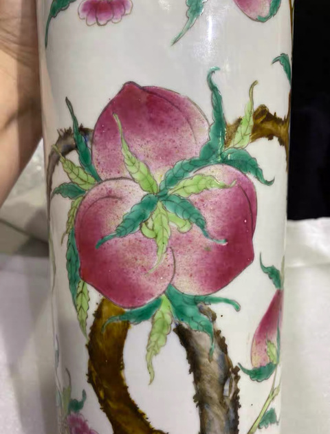 古玩陶瓷晚清粉彩壽桃紋帽筒真品鑒賞圖