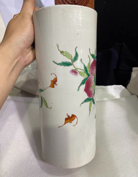 古玩陶瓷晚清粉彩壽桃紋帽筒真品鑒賞圖