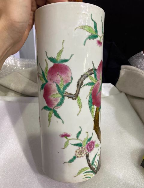 古玩陶瓷晚清粉彩壽桃紋帽筒真品鑒賞圖