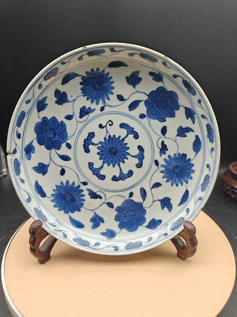 古玩陶瓷青花盤真品鑒賞圖