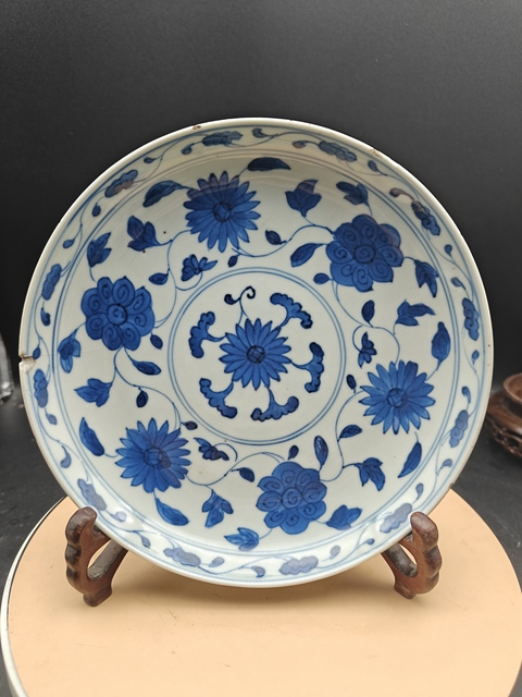 古玩陶瓷青花盤真品鑒賞圖