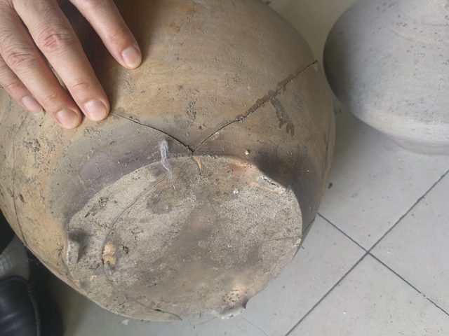 古玩陶瓷青釉瓿真品鑒賞圖