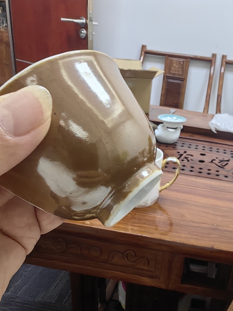 古玩陶瓷紫金釉青花杯真品鑒賞圖