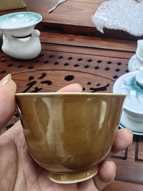 古玩陶瓷紫金釉青花杯真品鑒賞圖
