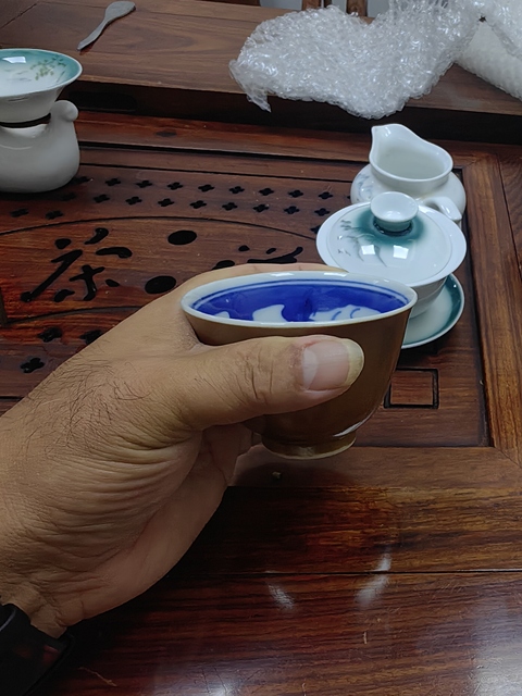 古玩陶瓷紫金釉青花杯真品鑒賞圖
