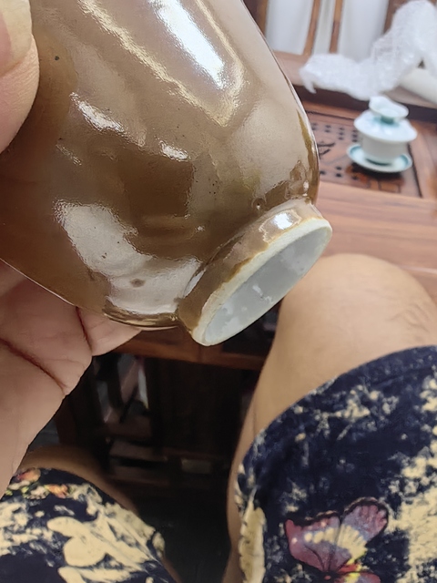 古玩陶瓷紫金釉青花杯真品鑒賞圖