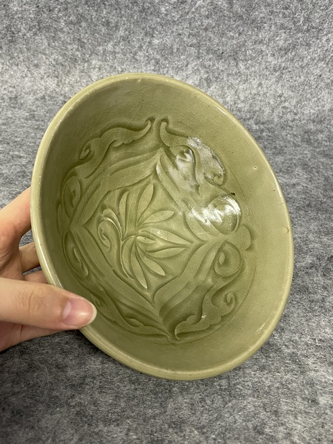 古玩陶瓷耀州窯刻花大碗真品鑒賞圖