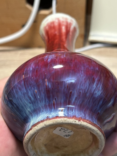 古玩陶瓷窯變紅釉長頸撇口瓶真品鑒賞圖