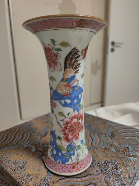 古玩陶瓷粉彩雞紋花觚真品鑒賞圖